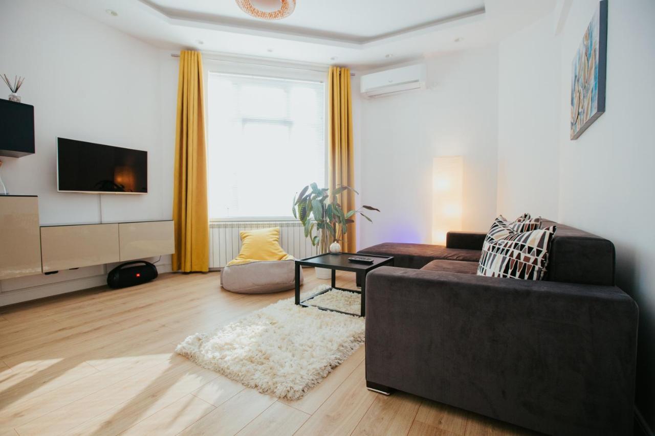 Color Apartments Corneliu Coposu 1A Street Bucureşti Ngoại thất bức ảnh