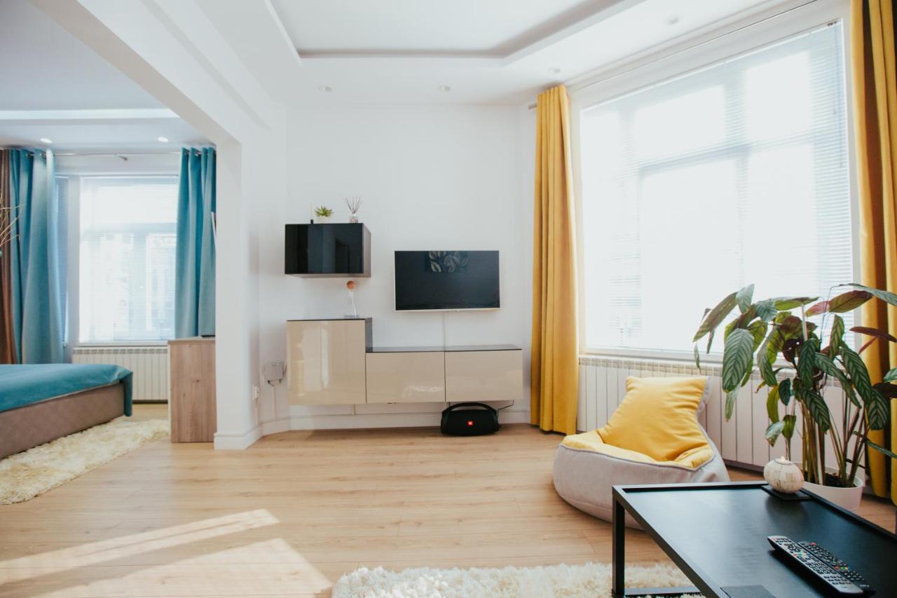Color Apartments Corneliu Coposu 1A Street Bucureşti Ngoại thất bức ảnh